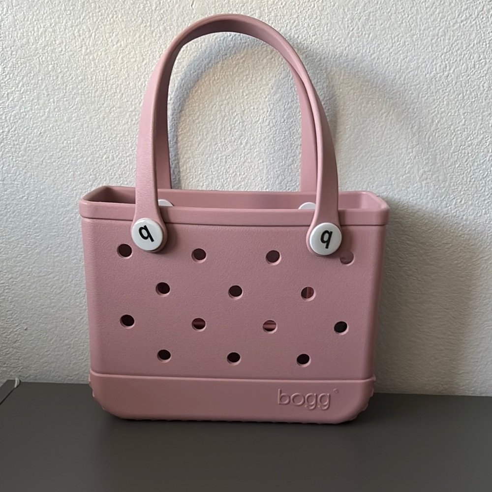 NWOT Pinkish BOGG BAG